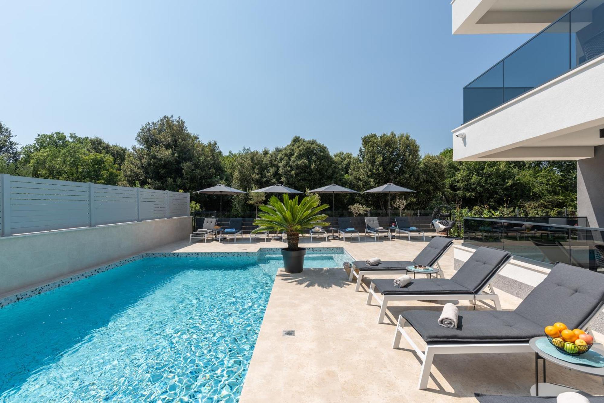 Alex Luxury Apartments Rovinj Bagian luar foto